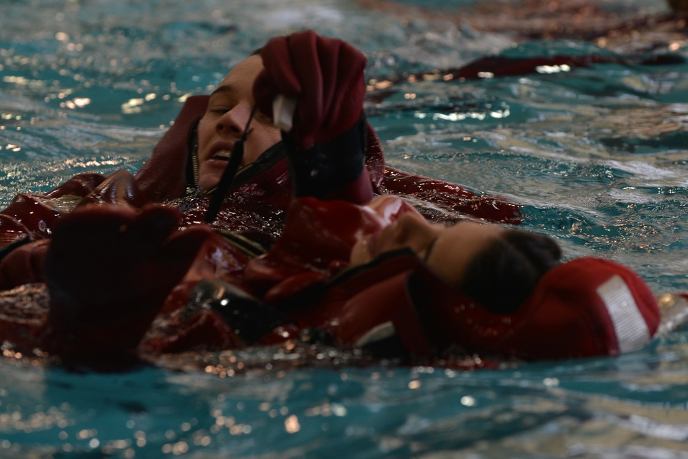 MITD teaches maritime Soldiers survival swimming MITD teaches maritime Soldiers survival swimming