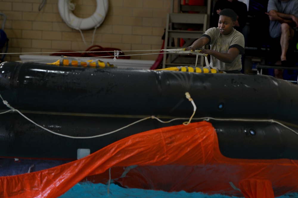 MITD teaches maritime Soldiers survival swimming MITD teaches maritime Soldiers survival swimming