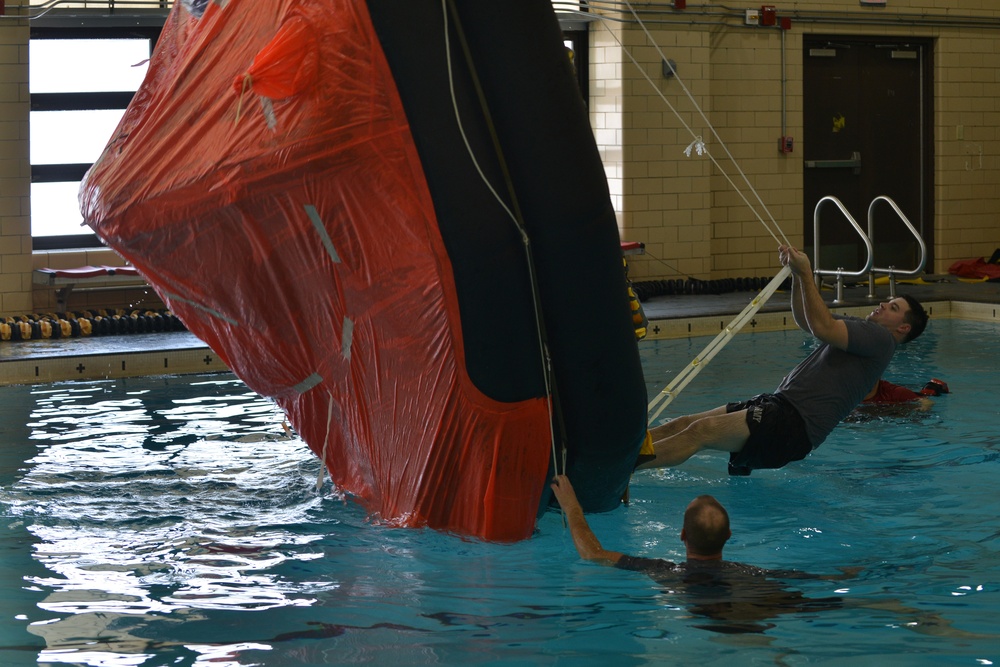 MITD teaches maritime Soldiers survival swimming