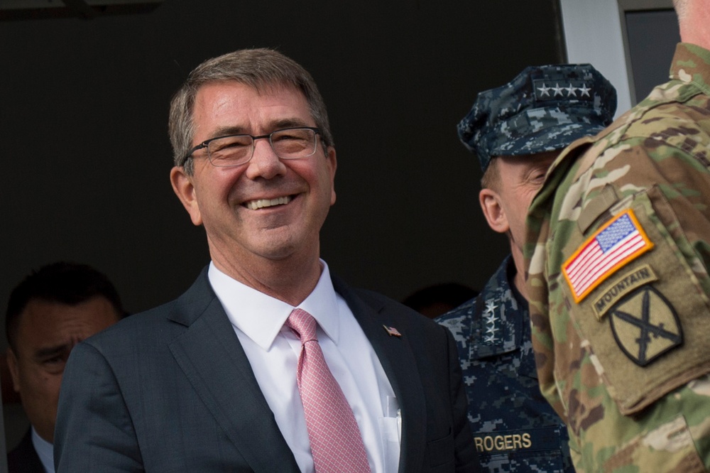 Secretary of defense visits CYBERCOM