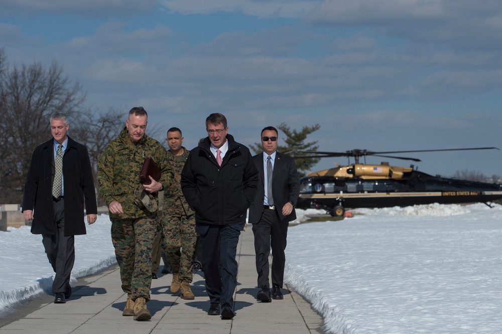 Secretary of defense visits CYBERCOM