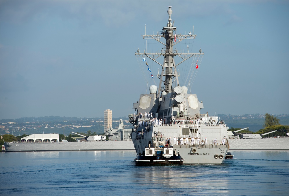 USS Chung-Hoon departs on Western Pacific Deployment