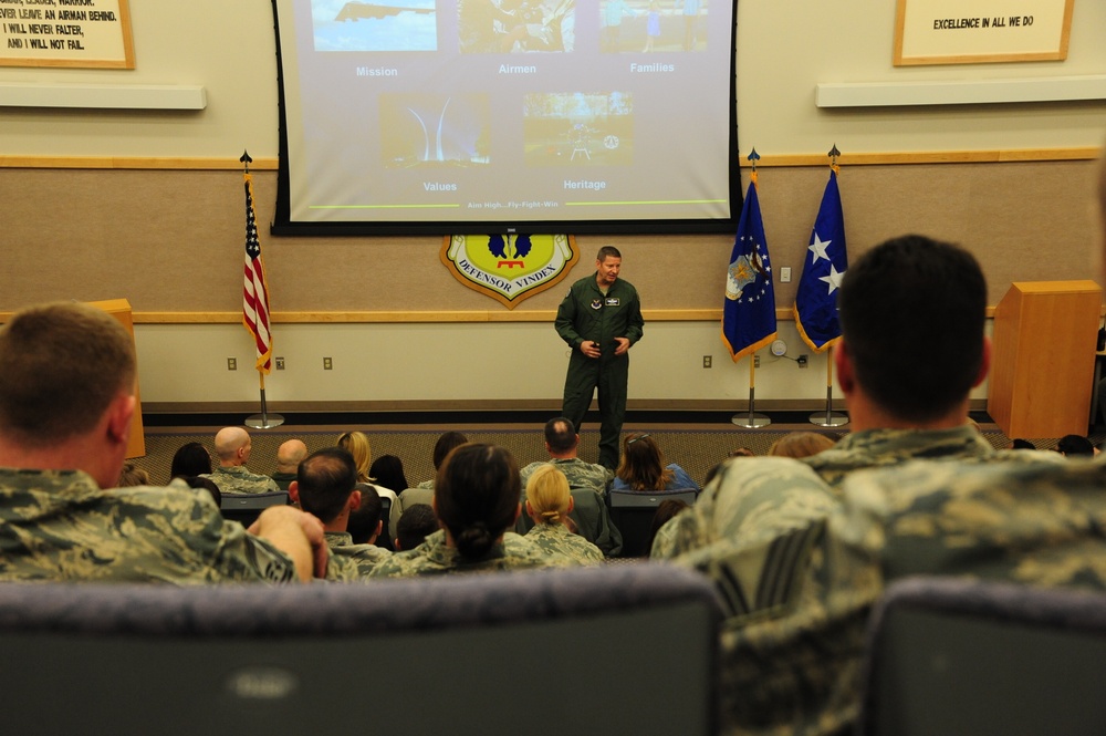 AFGSC commander visits Whiteman