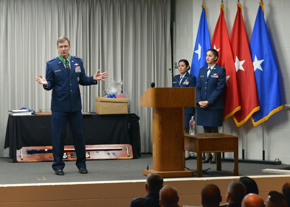 Texas ANG welcomes new commander, salutes outgoing commander