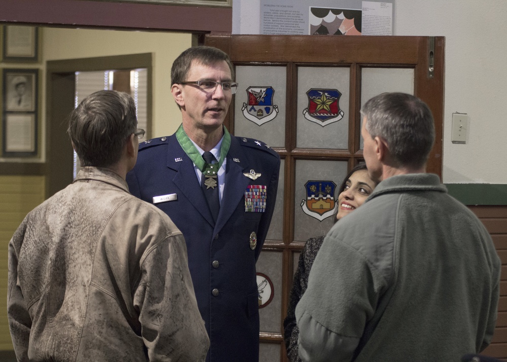 Texas ANG welcomes new commander, salutes outgoing commander