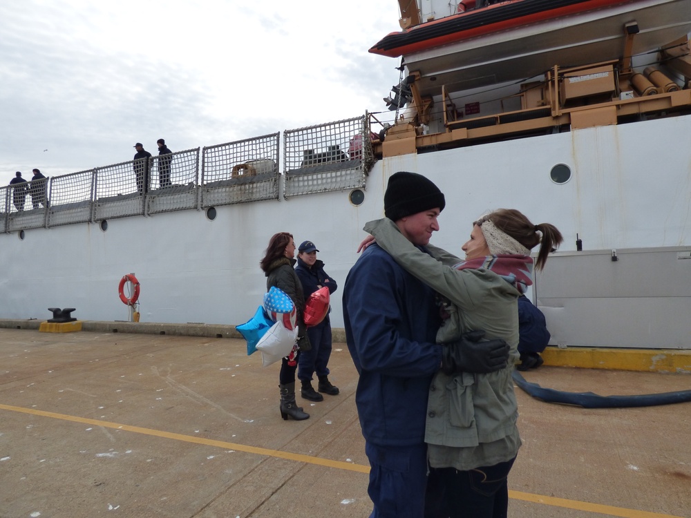 Families welcome home Cutter Northland after successful counter-drug patrol