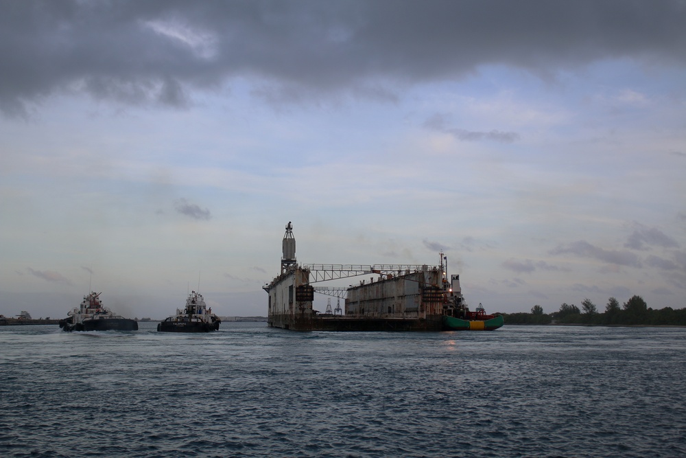 Dry Dock ‘Richland’ removed from Naval Base Guam after 48 years