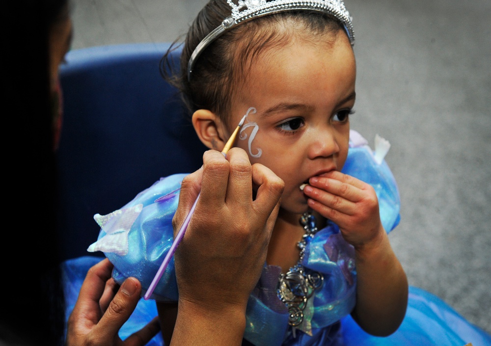 KMCC children celebrate Kinder Fasching