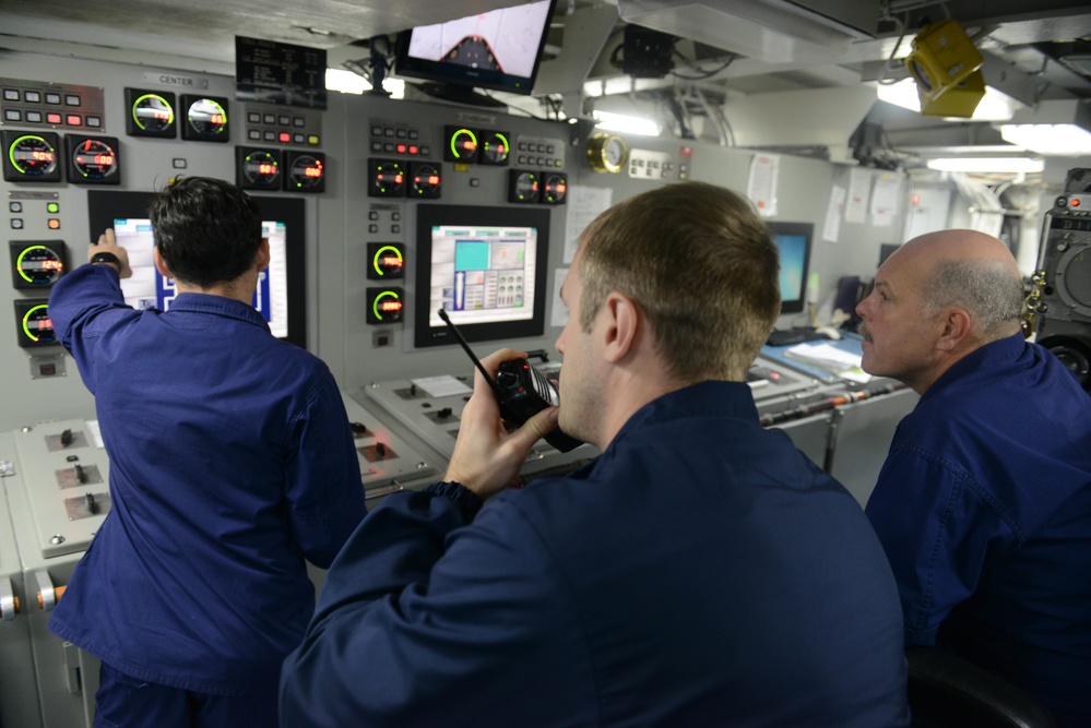 US Coast Guard Cutter assists Operation Deep Freeze 2016