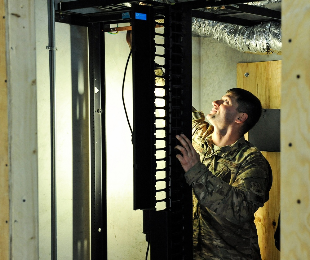 ‘No Comm, No Bomb’: Cable, Net Man build deployed cyber body