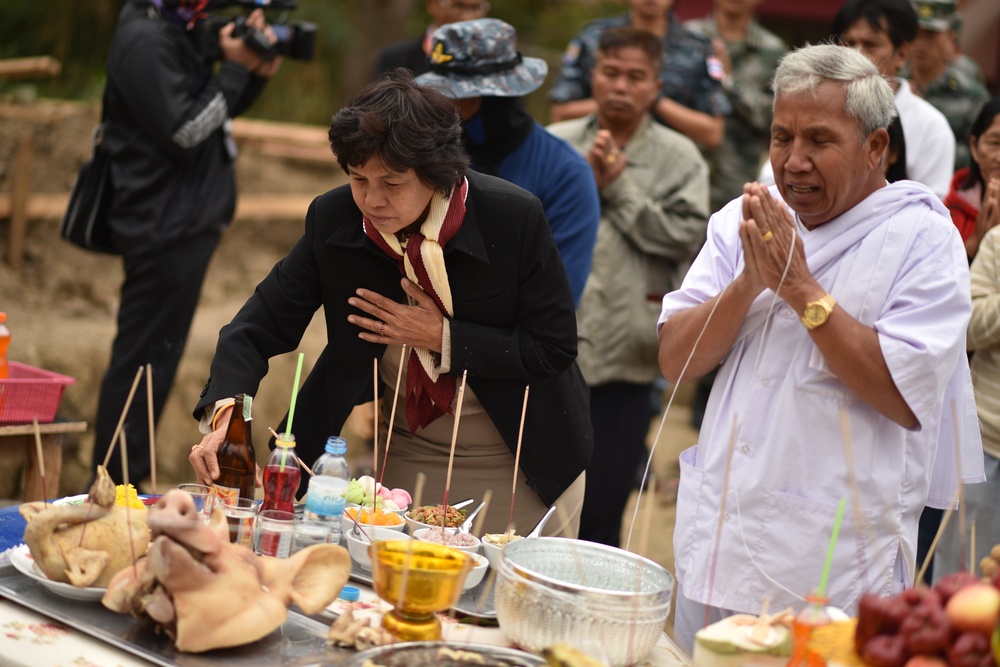 Cobra Gold 2016 Pillar Dedication Ceremony: Wuat Ban Mak School