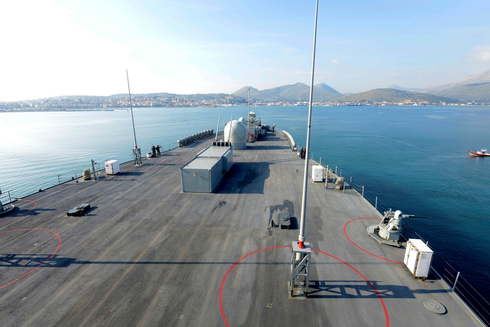 USS Mount Whitney returns to Gaeta