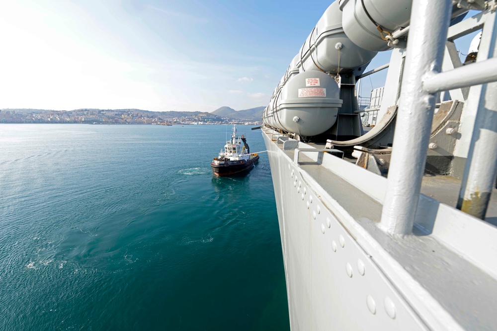 USS Mount Whitney returns to Gaeta