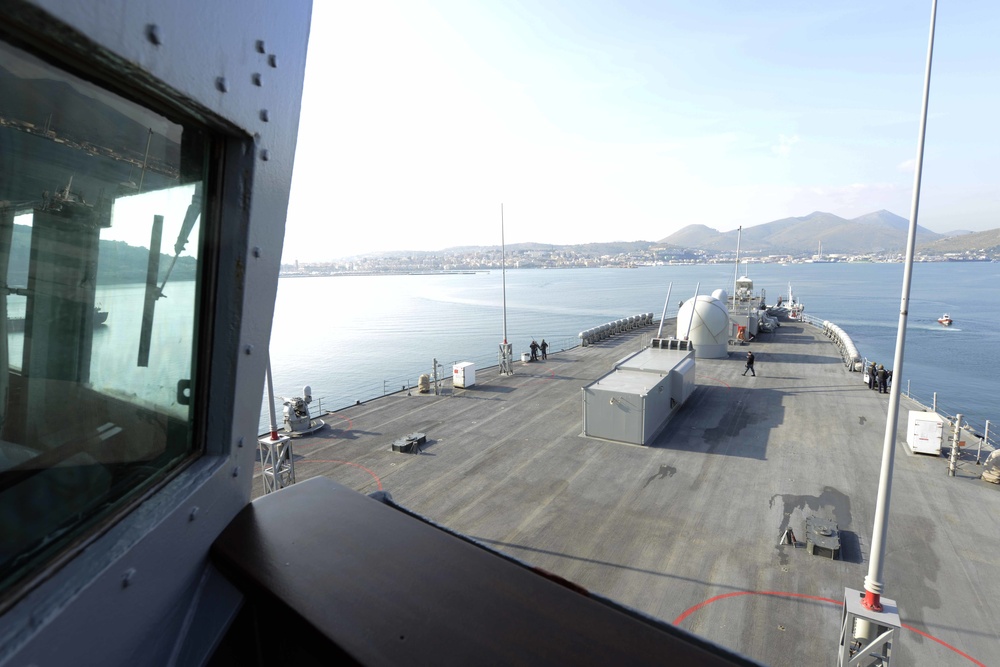 USS Mount Whitney returns to Gaeta