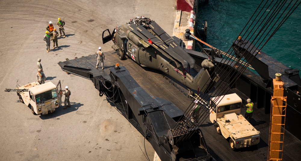 Royal Thai Navy and U.S. Service Members Offload from the USNS Maj. Stephen W. Pless