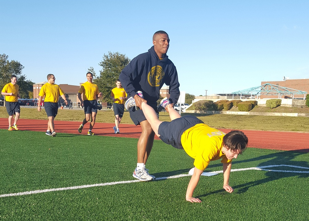 Information Warfare Sailors compete in athletic competition