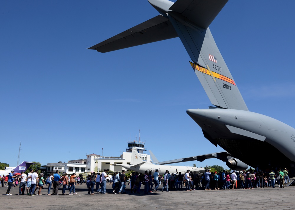 Altus Air Force Base participates in 2016 Ilopango Airshow