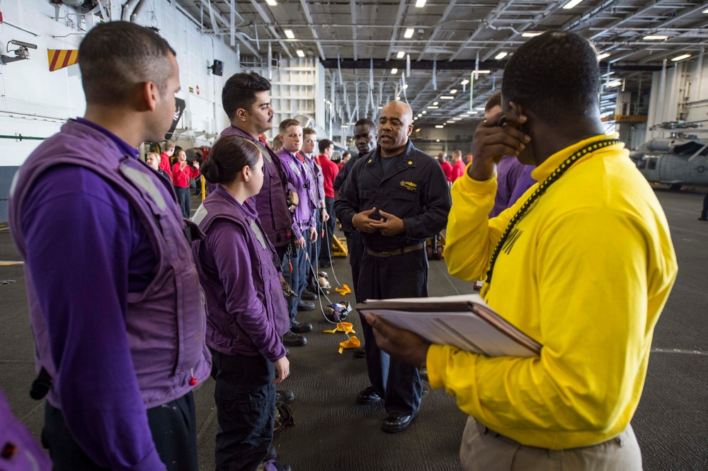 Life preserver inspection