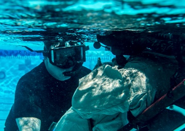 USS America Sailors conduct SAR certification