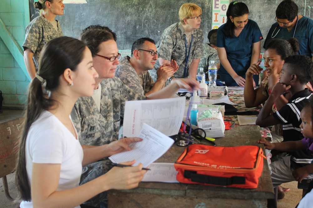 Gracias a Dios receives health care from Honduran, US services