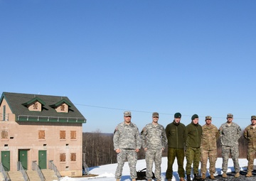 Lithuanians visit Fort Indiantown Gap training facilities