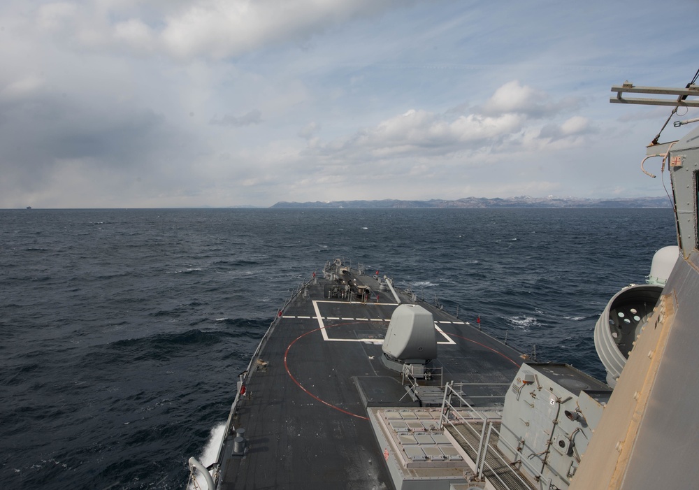 USS Benfold transits Tsugaru Strait