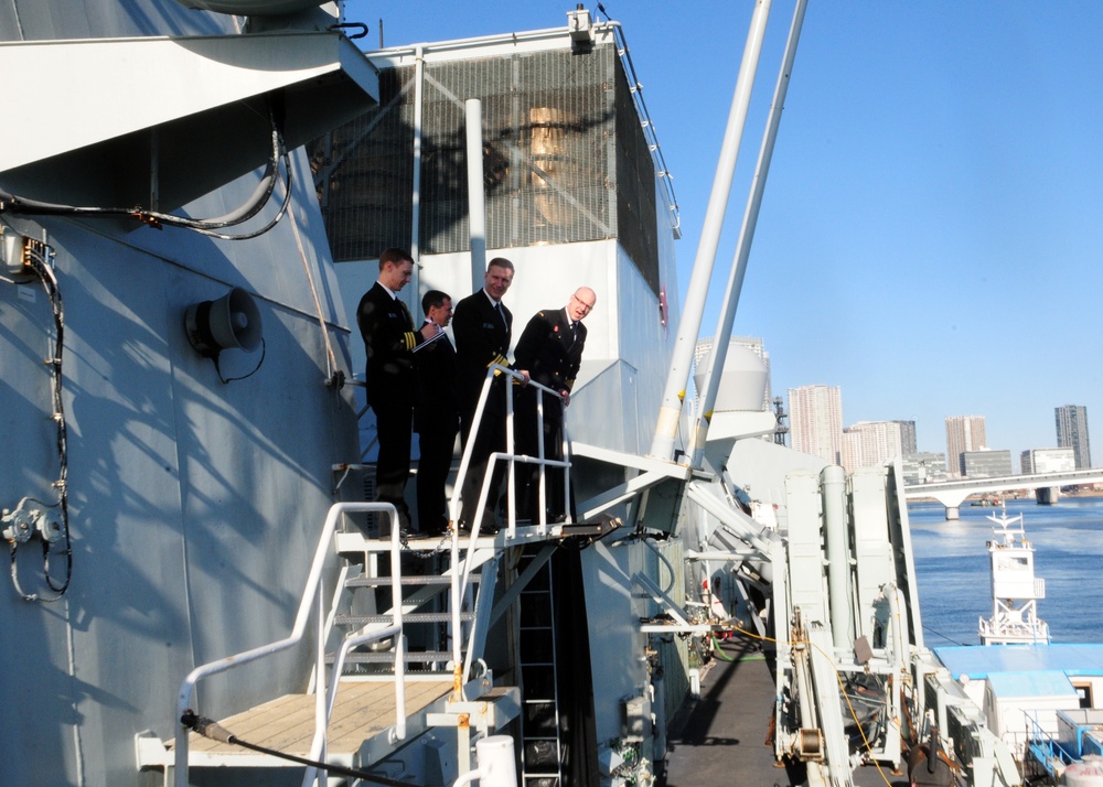 HMCS Winnipeg tour