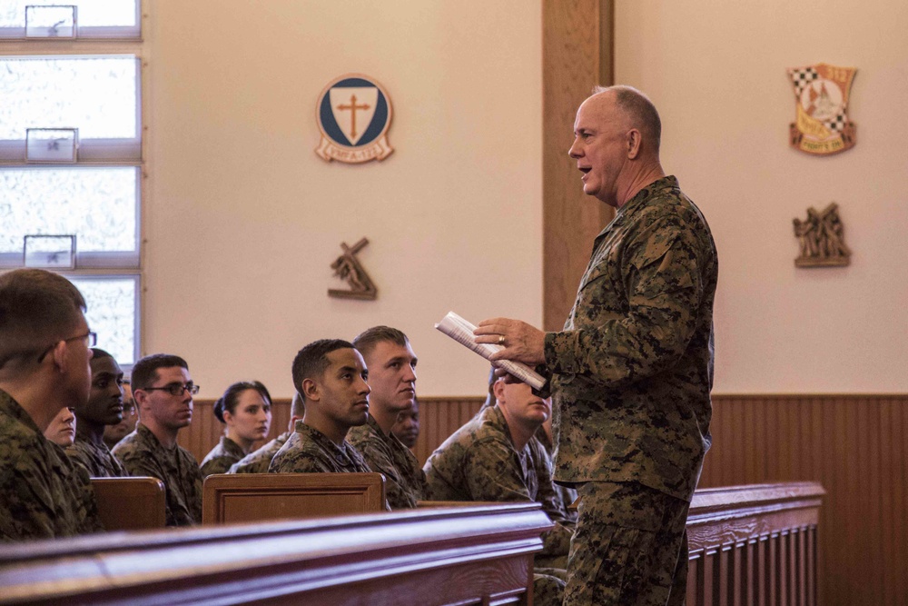 Chaplain of the Marine visits Fightertown