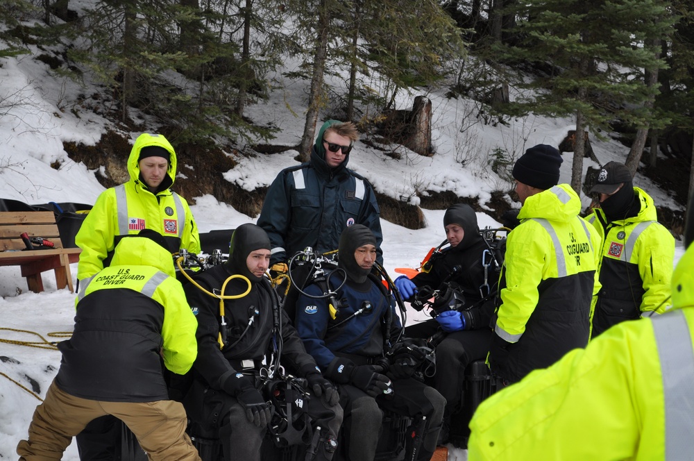 Ice diving course