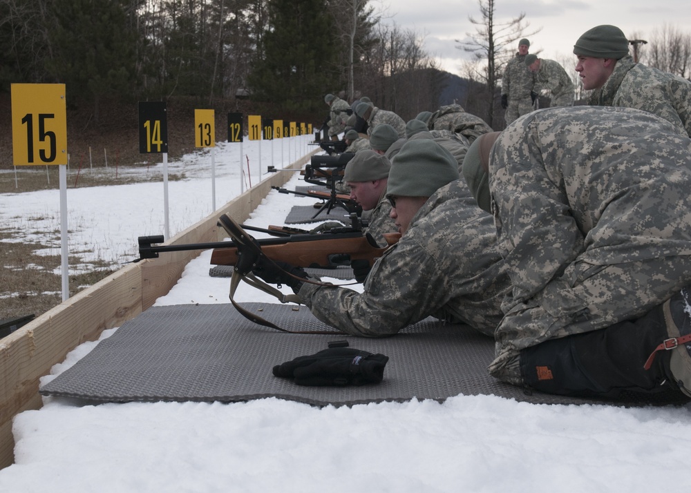 Soldiers conduct biathlon exercise