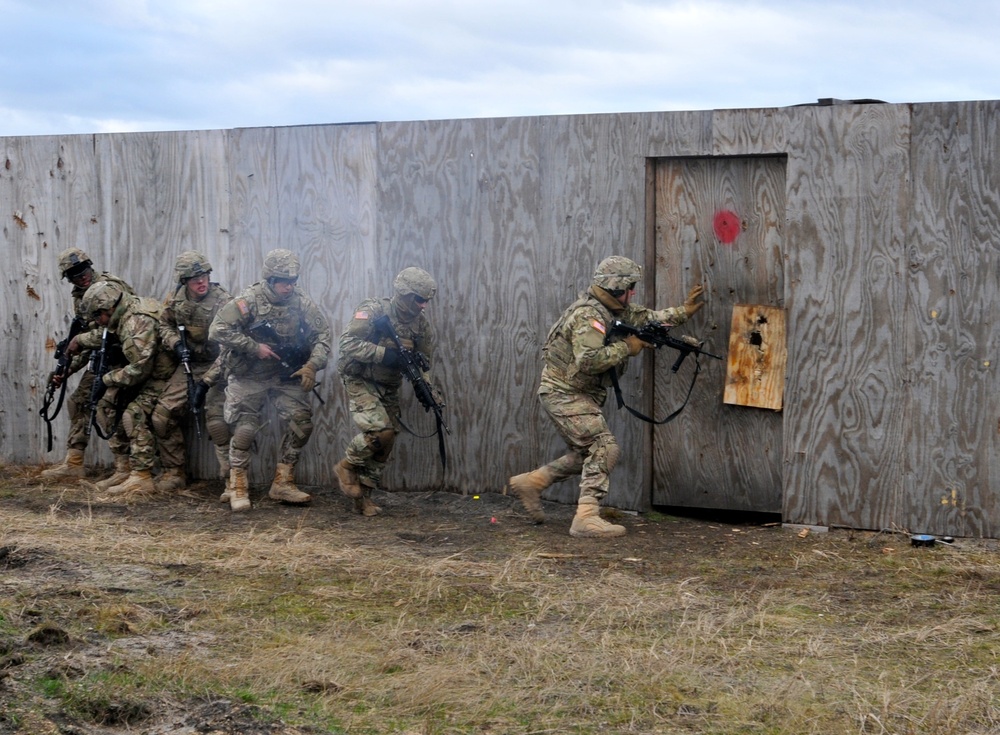 3-2 CAV conducts urban breach training with Latvians