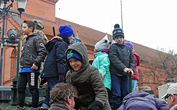 Torun welcomes artillery soldiers during Dragoon Shock