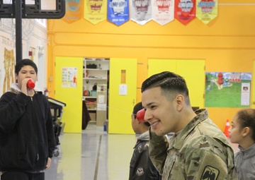 16th CAB soldiers judge elementary school science fair