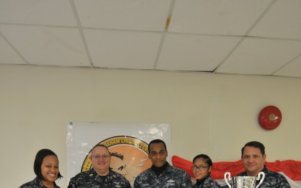 Force Master Chief William Lloyd-Owens visits USS Abraham Lincoln