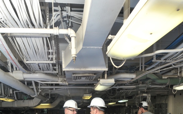 Force Master Chief William Lloyd-Owens visits USS Abraham Lincoln