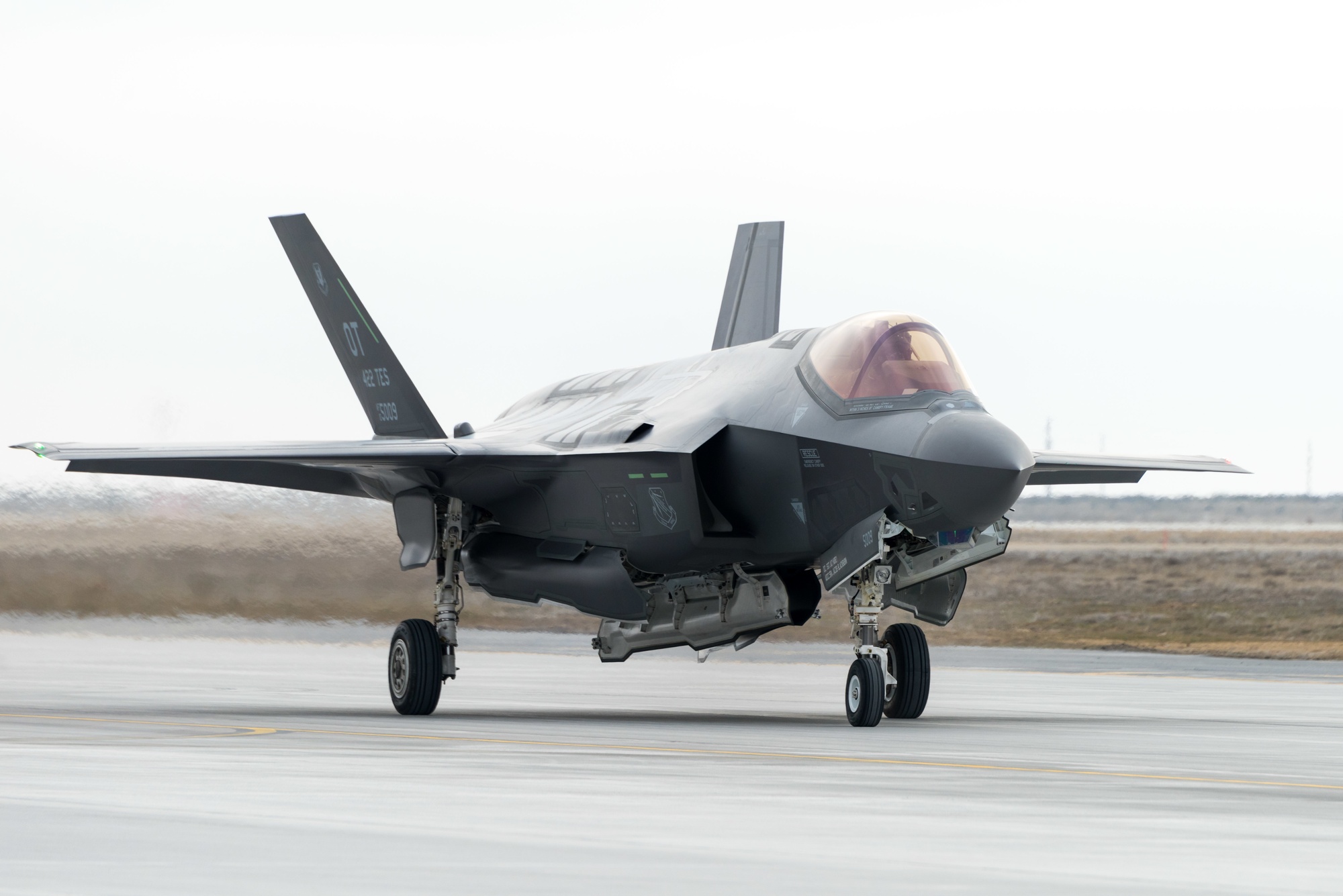 DVIDS - Images - F35-A lands at Mountain Home AFB [Image 1 of 2]
