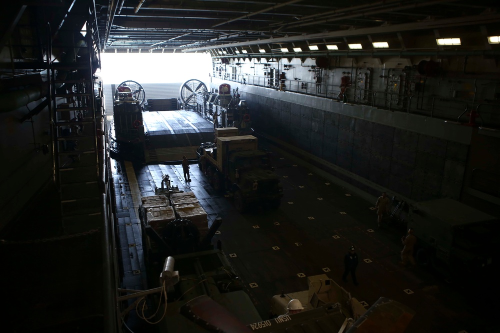 USS Arlington LCAC Operations