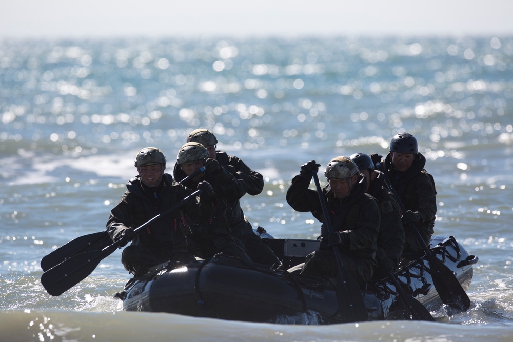 Exercise Iron Fist 2016: JGSDF Conducts Beach Raid Training on Camp Pendleton