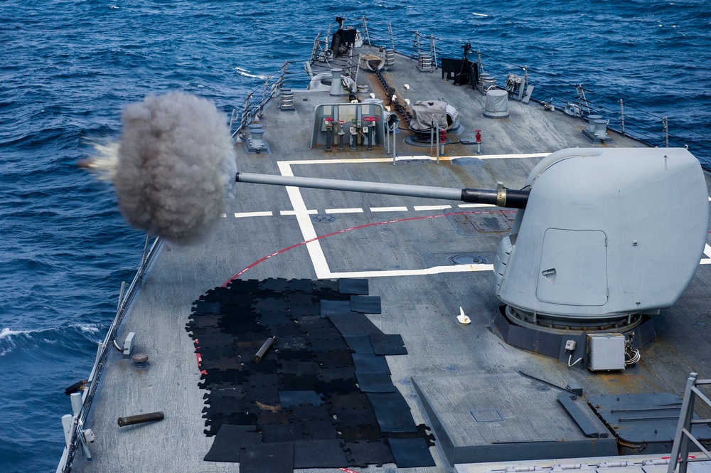 USS Gonzalez live-fire exercise