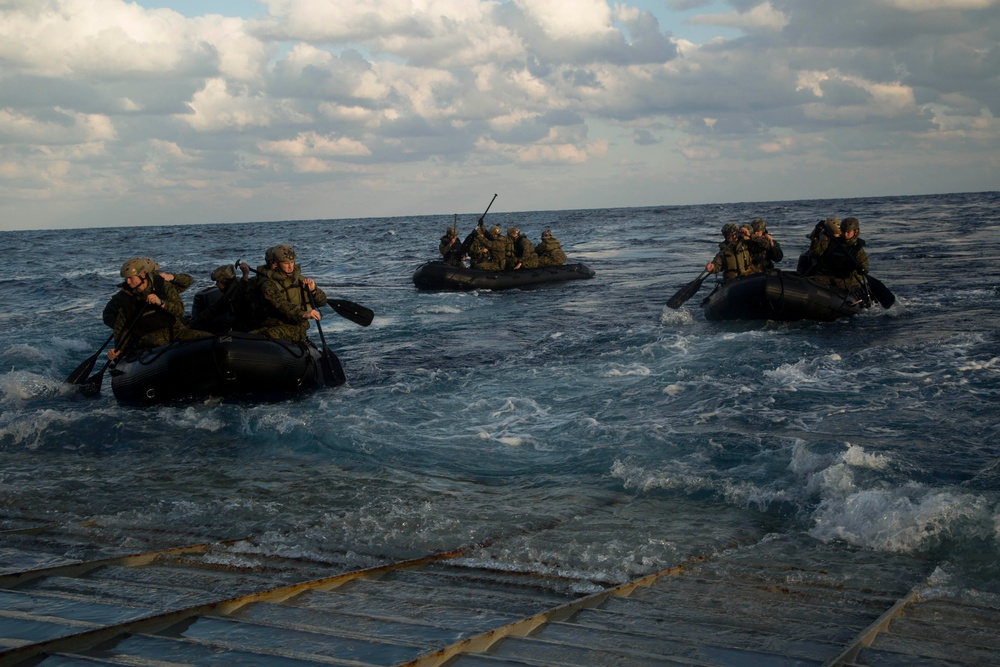 31st MEU Marines practice launch and recover operations