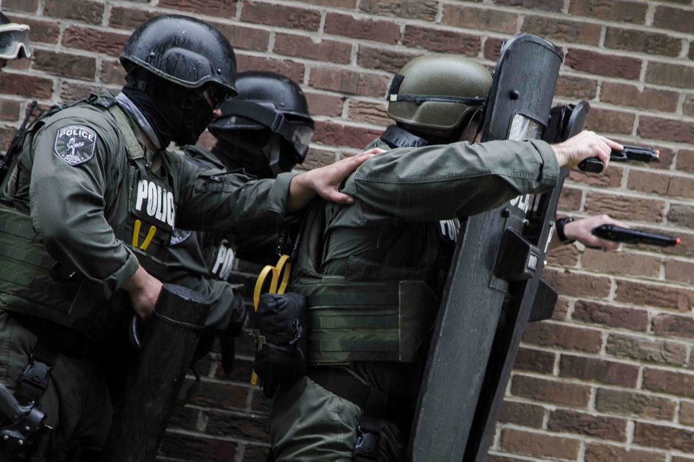 PMO units conduct hostage situation training