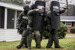 PMO units conduct hostage situation training