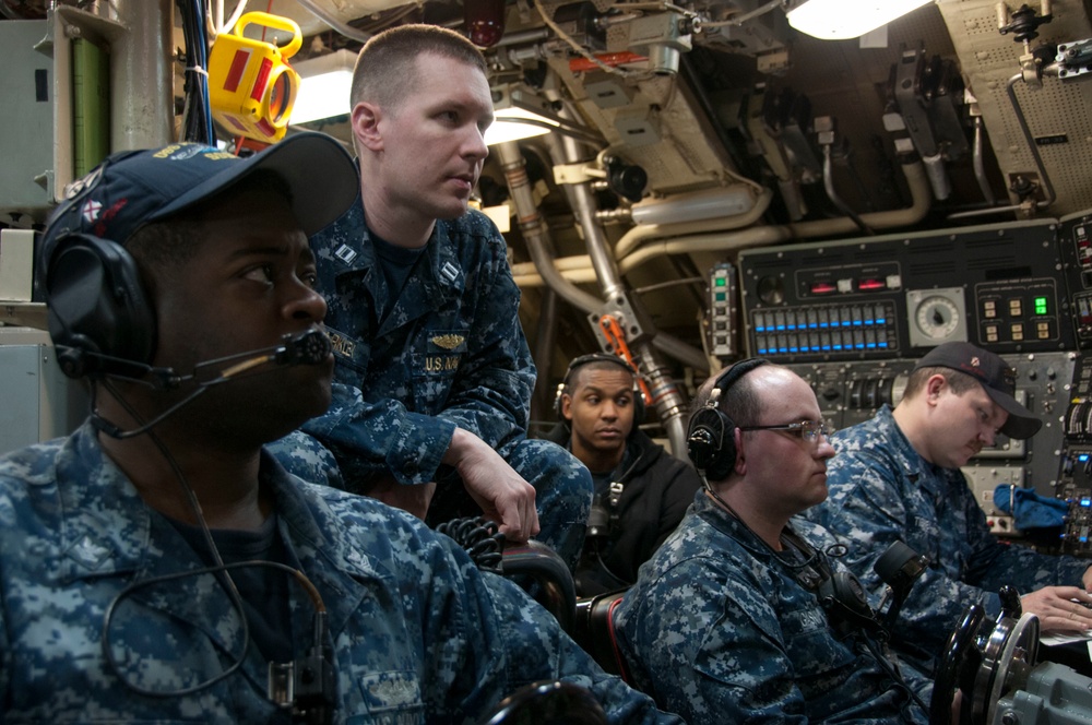USS Alabama conducts sea trials