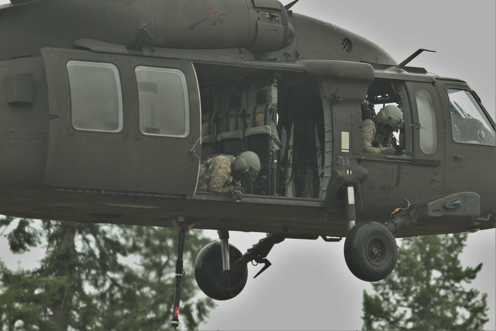 16th CAB conducts sling load, air assault training