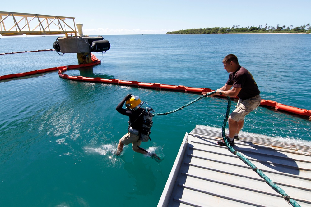 Divers gain advanced skills in ‘Deep Blue’