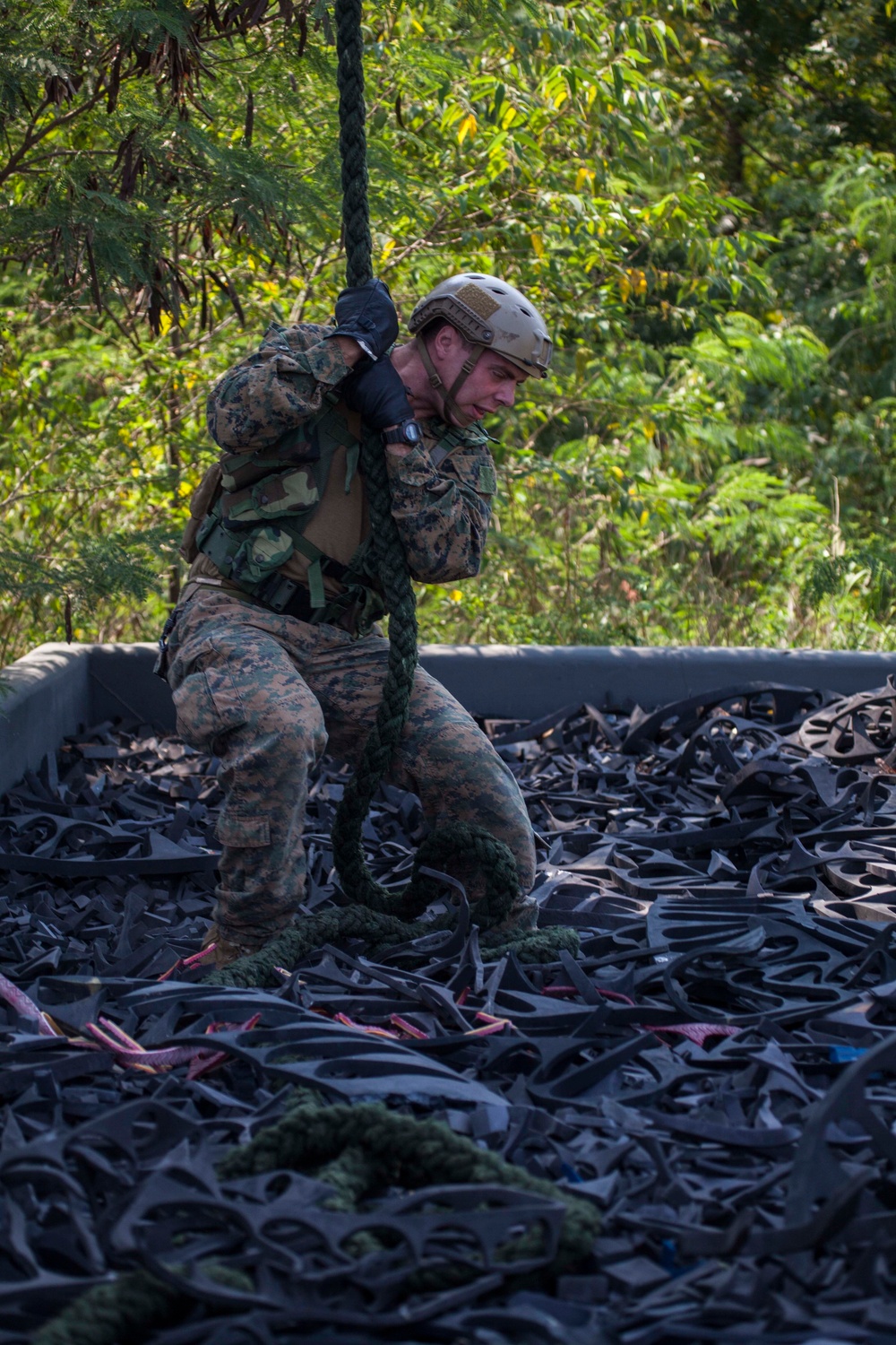 Marines Fast rope during Cobra Gold 16