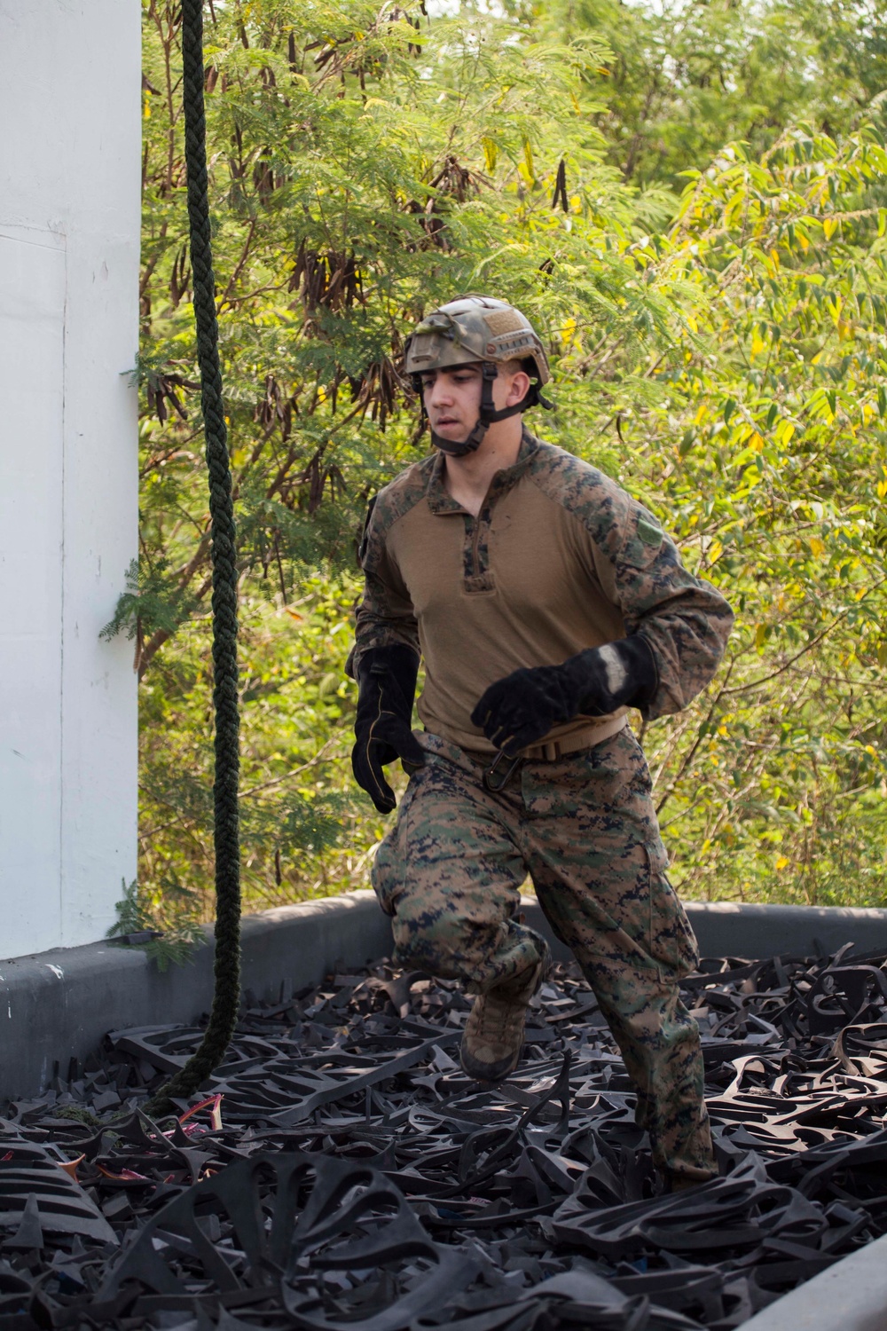 Marines Fast rope during Cobra Gold 16