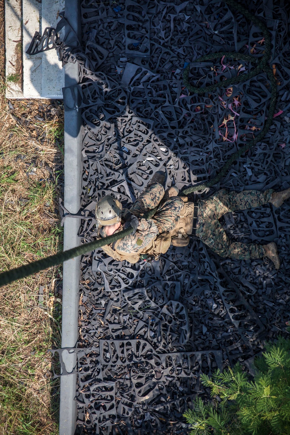 Marines Fast rope during Cobra Gold 16