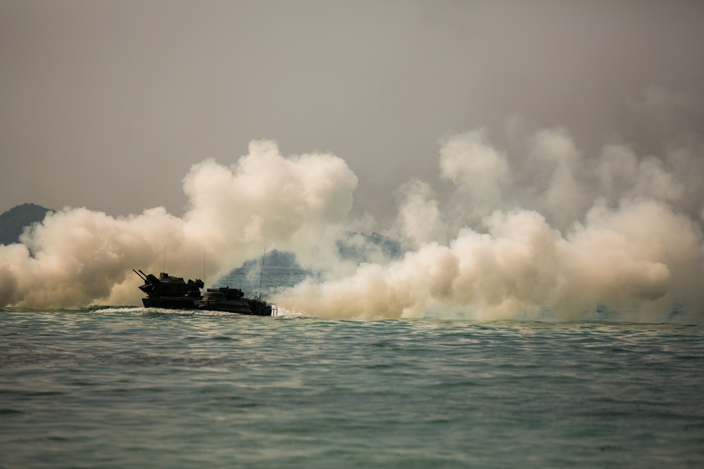 Multinational Service Members Participate in an Amphibious Capabilities Demonstration During Cobra Gold 2016