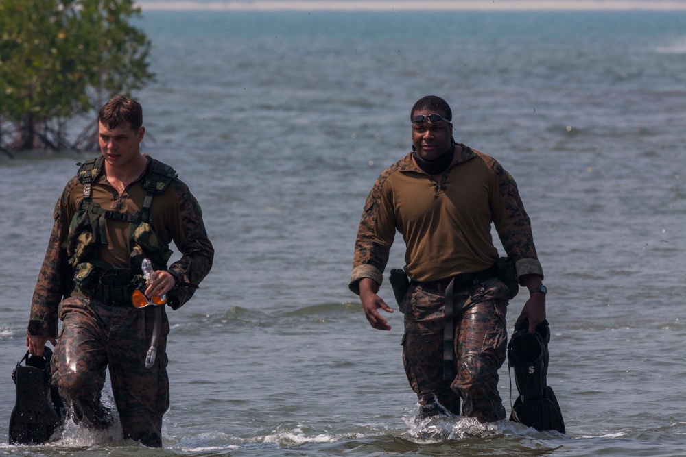 U.S., Thai and Republic of Korea Marines Helocast during Cobra Gold 16